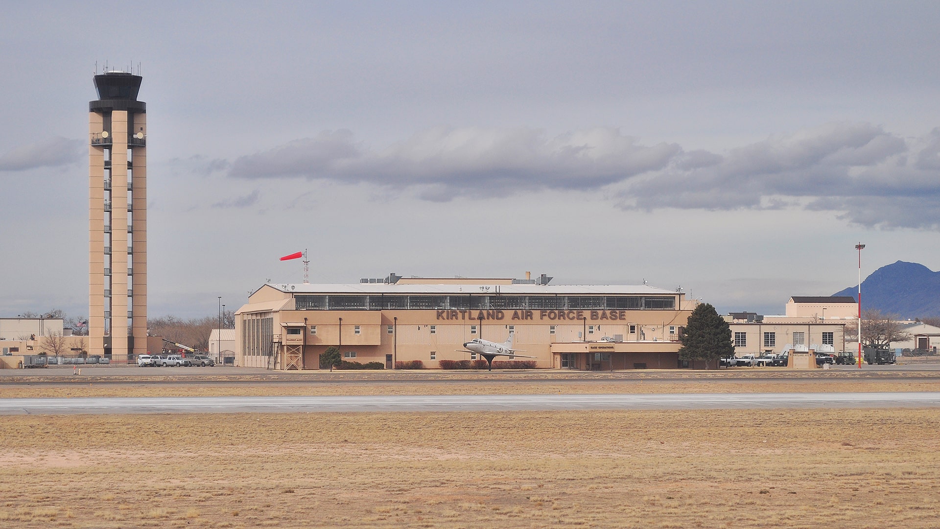 Kirtland Air Force Base, Albuquerque, New Mexico, U.S. Joel Mabel, Wiki Commons.